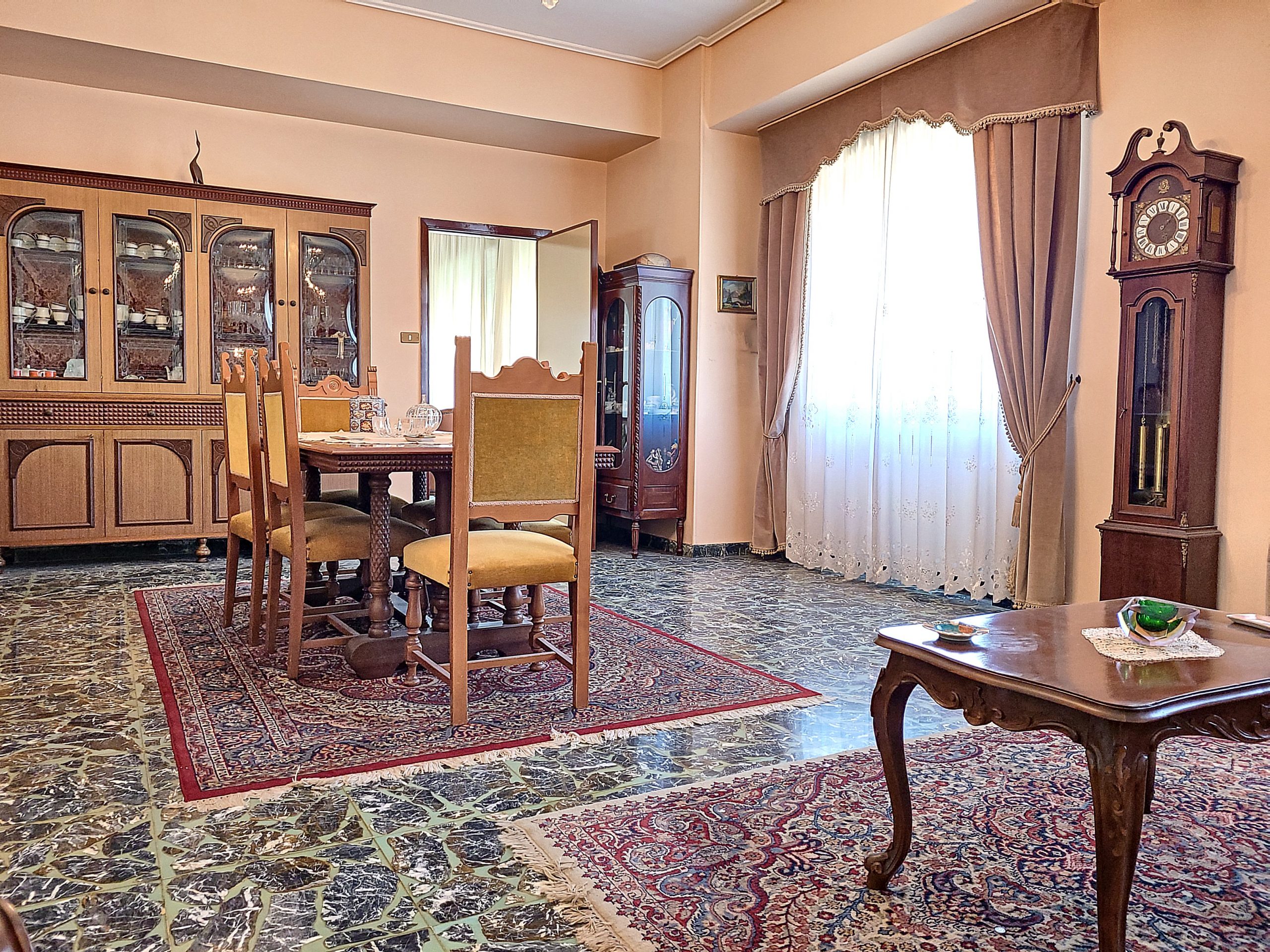 Ragusa – Appartamento panoramico di mq. 200 con posto auto – Via Archimede